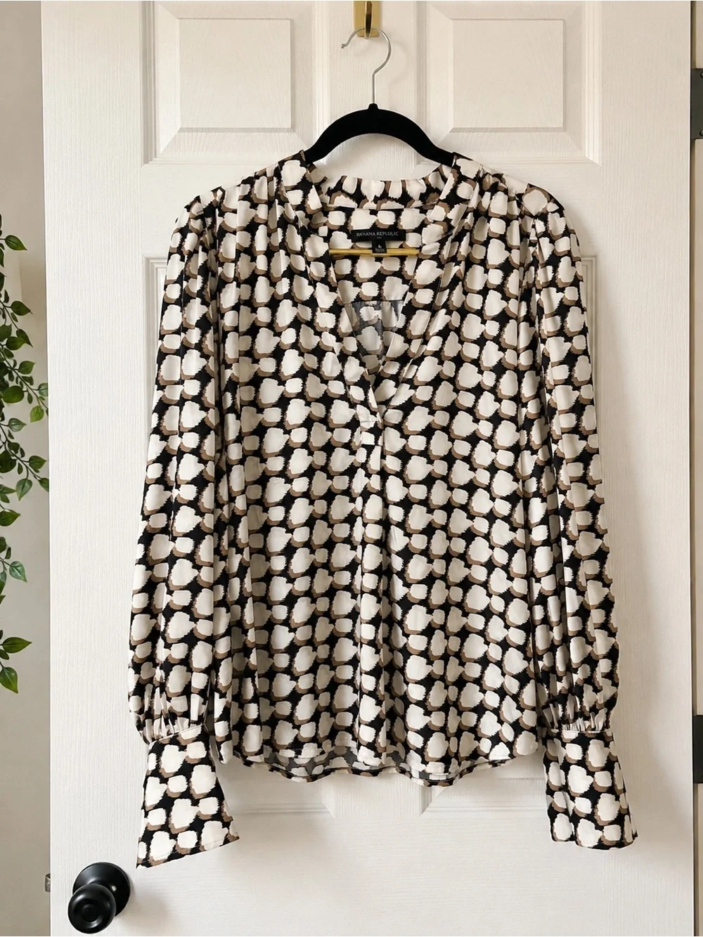 Banana Republic Abstract Print Blouse Medium Puff Sleeve Flare Cuff